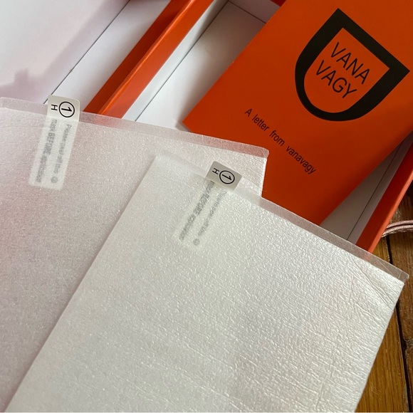 VANAVAGY iPhone 12/12 Pro Magnetic Wallet Case - Picture 2 of 7